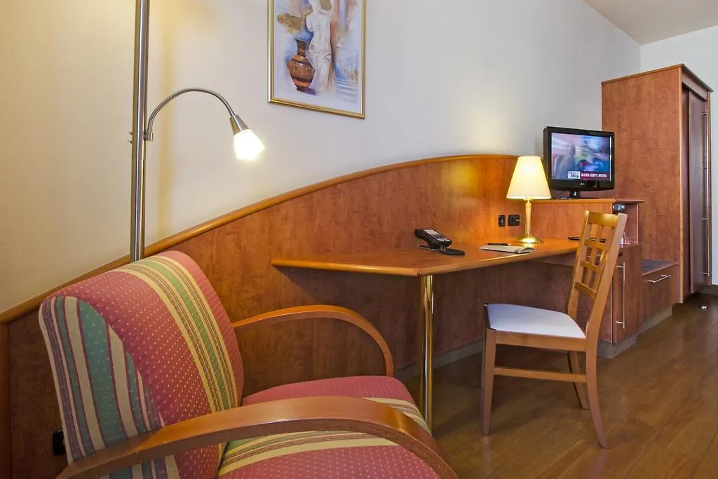 1, 2, Sleep Boardinghouse Unterschleissheim Zentrum