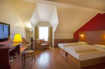 1, 2, Sleep Boardinghouse Unterschleissheim Zentrum